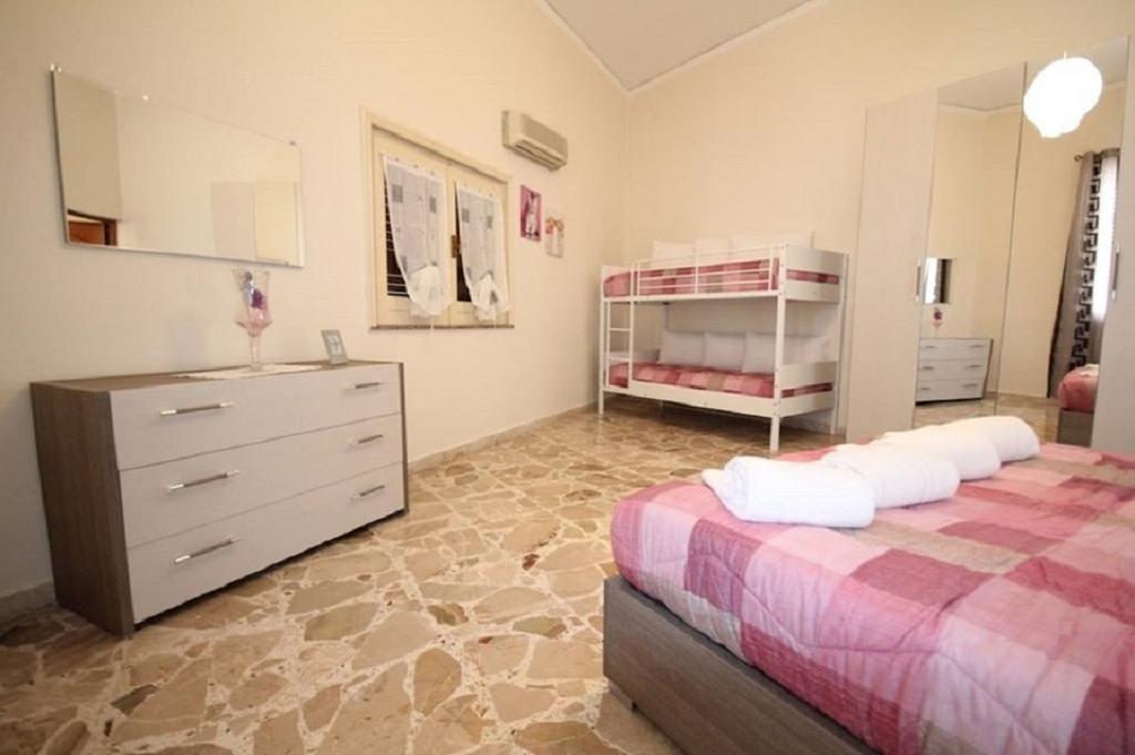 Le Tre Rose Di Mary Apartamento Avola Quarto foto