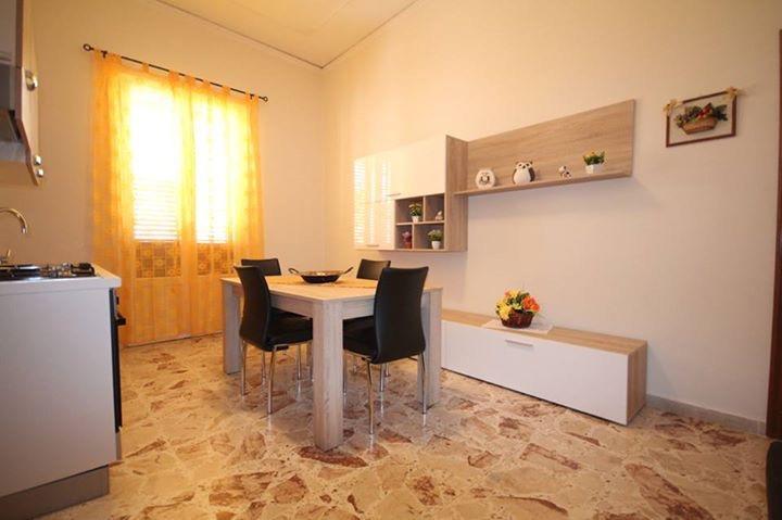 Le Tre Rose Di Mary Apartamento Avola Exterior foto